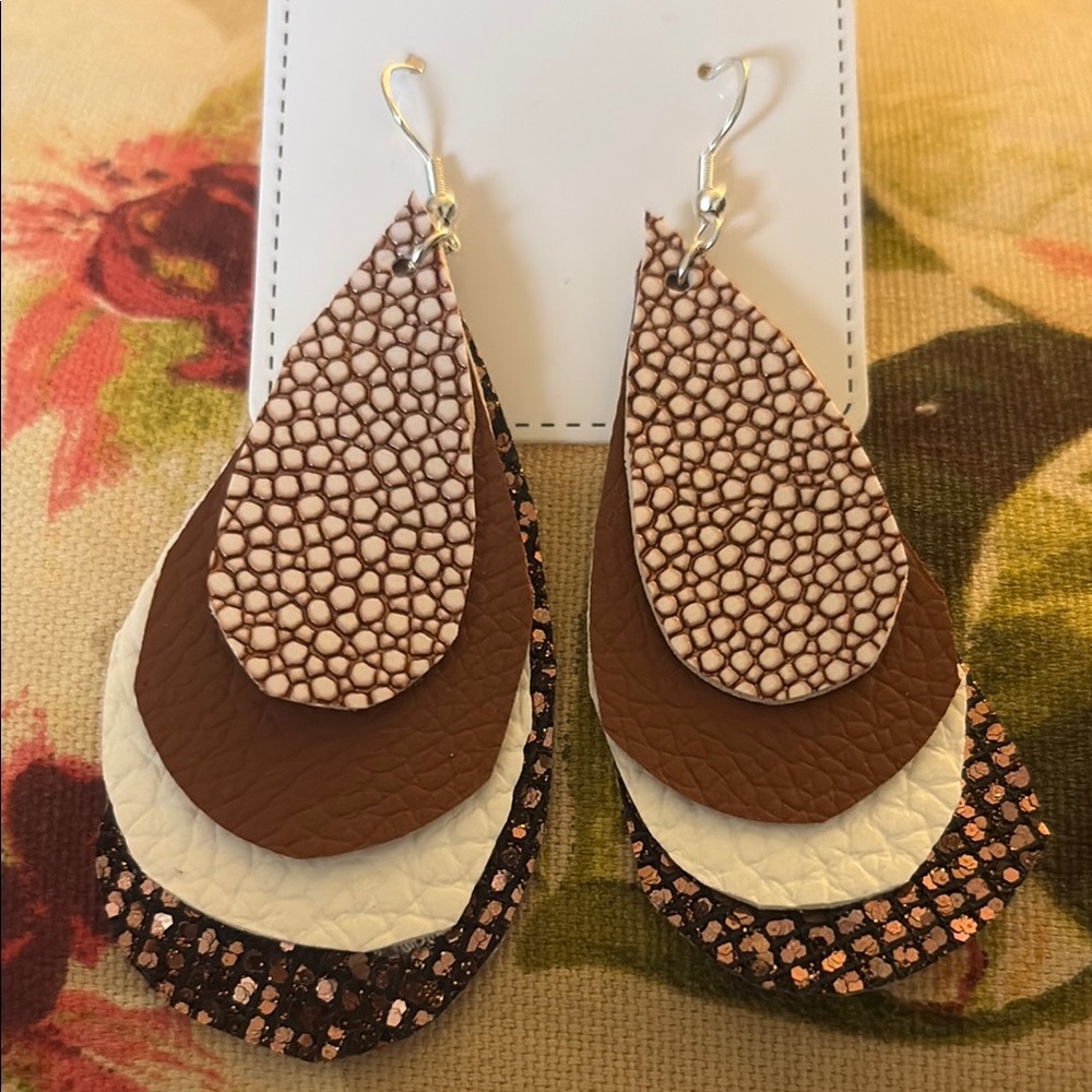 Handmade Brown & White Layered Earrings - Picture 3 of 3